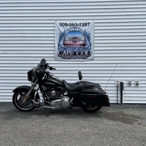 2010 Harley-Davidson® Street Glide® Vivid Black thumb 3