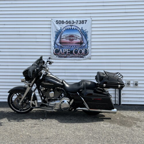 2015 Harley-Davidson® Street Glide® Special Vivid Black thumb 3