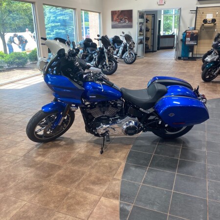  2025 Harley-Davidson® Low Rider™ ST thumb 3