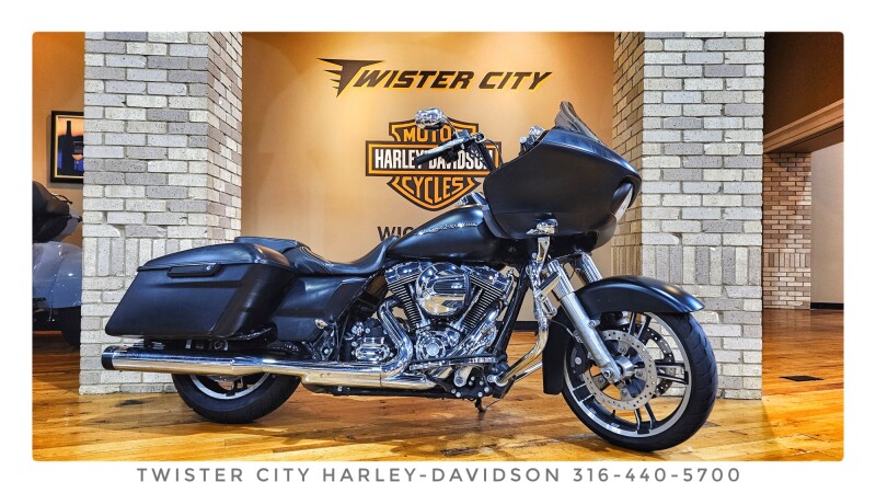 2015 Harley-Davidson® Road Glide® Special, FLTRXS