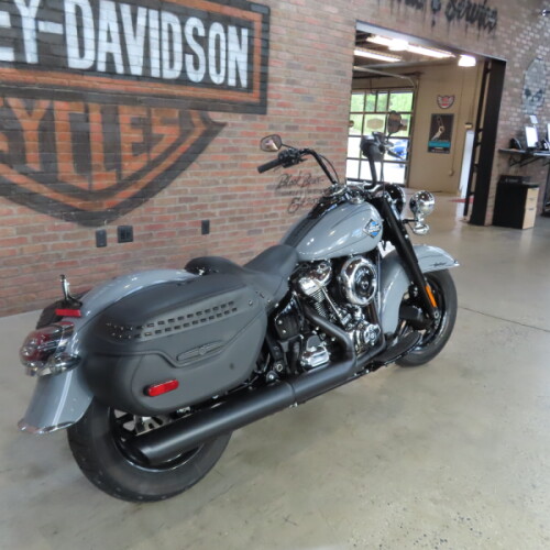 2026 Harley-Davidson® Heritage Classic FLHC thumb 1