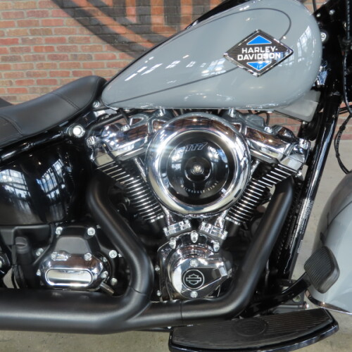 2026 Harley-Davidson® Heritage Classic FLHC thumb 2