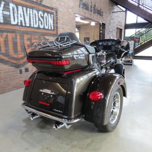 2020 Harley-Davidson® Tri Glide® Ultra FLHTCUTG thumb 0