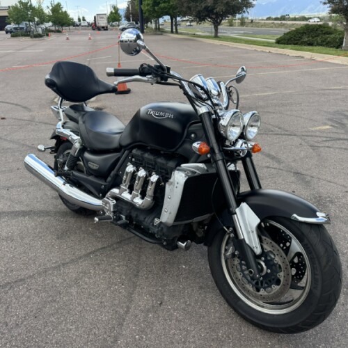 2012 Triumph Rocket III thumb 3