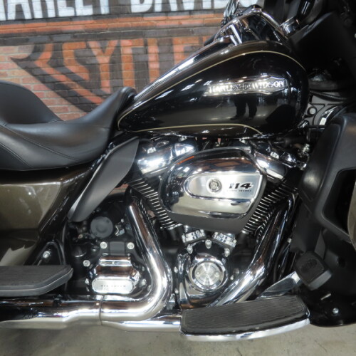2020 Harley-Davidson® Tri Glide® Ultra FLHTCUTG thumb 2