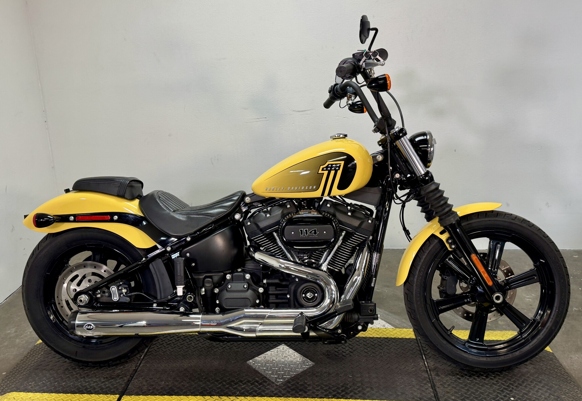 FXBBS 2023 Street Bob® 114
