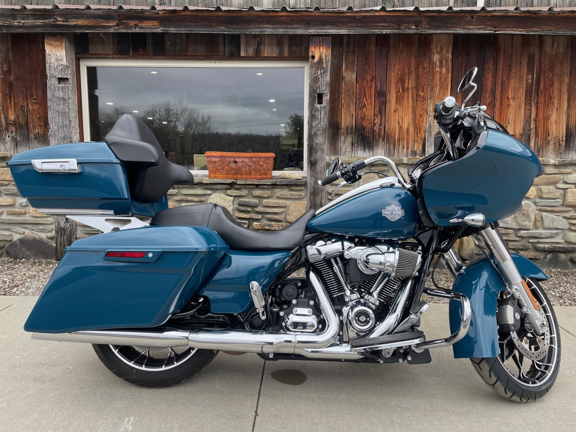 2018 Harley-Davidson® Ultra Limited SLVFRTN/SMTRBRW W/PINSTRIPE