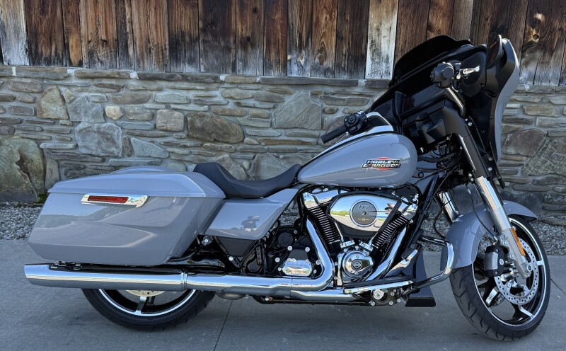 2026 Harley-Davidson® Street Glide® Dark Billiard Gray Chrome Solo