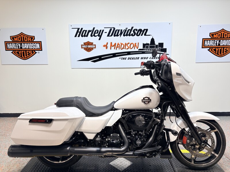 2024 FLHX  Harley-Davidson® Street Glide® White Onyx Pearl