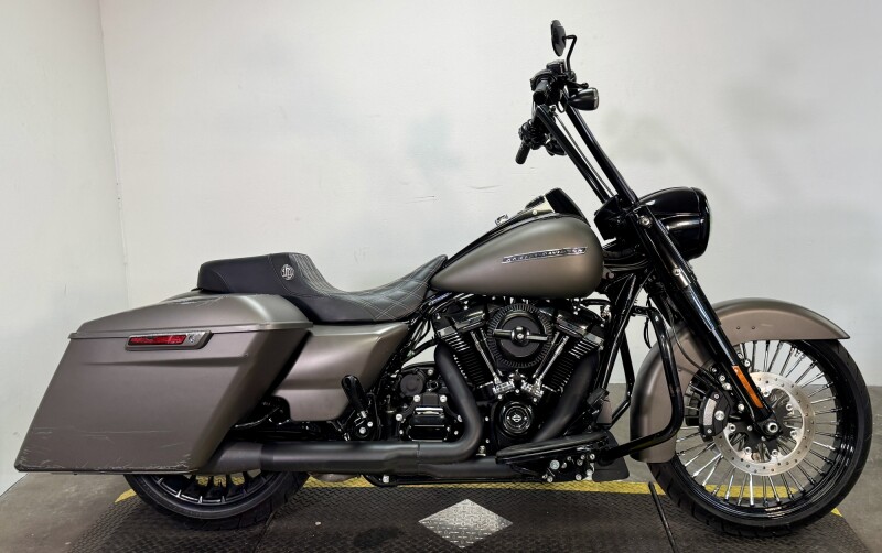 FLHRXS 2018 Road King® Special