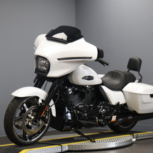2024 Harley-Davidson® Street Glide® White Onyx Pearl - Black Finish thumb 1