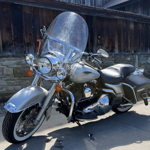 2005 Harley-Davidson® Road King® Classic SILVER W/PINSTRIPE thumb 2