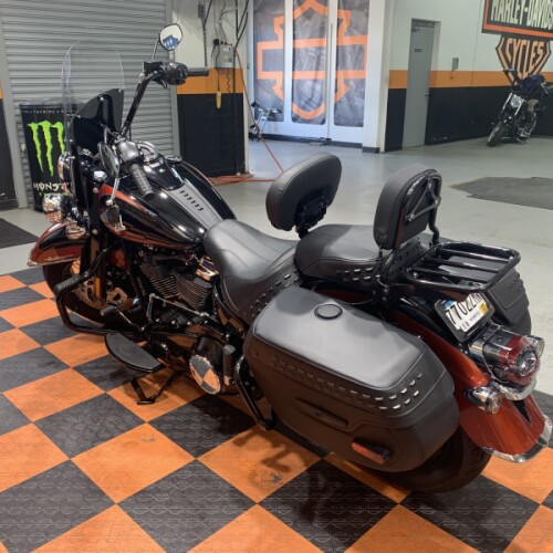 2025 Harley-Davidson Heritage Classic FLHC thumb 1