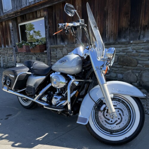 2005 Harley-Davidson® Road King® Classic SILVER W/PINSTRIPE thumb 1