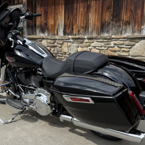 2026 Harley-Davidson® Street Glide® Vivid Black Chrome Two-Up thumb 0