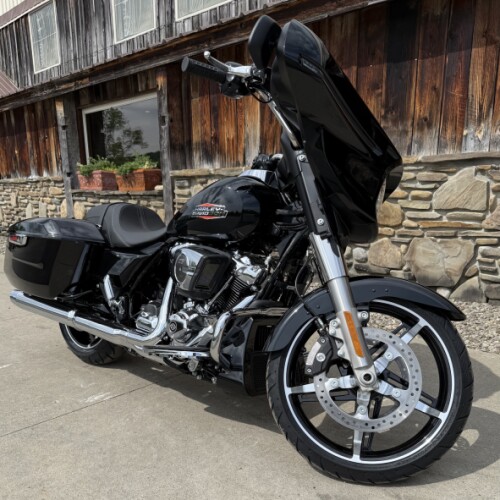 2026 Harley-Davidson® Street Glide® Vivid Black Chrome Two-Up thumb 1