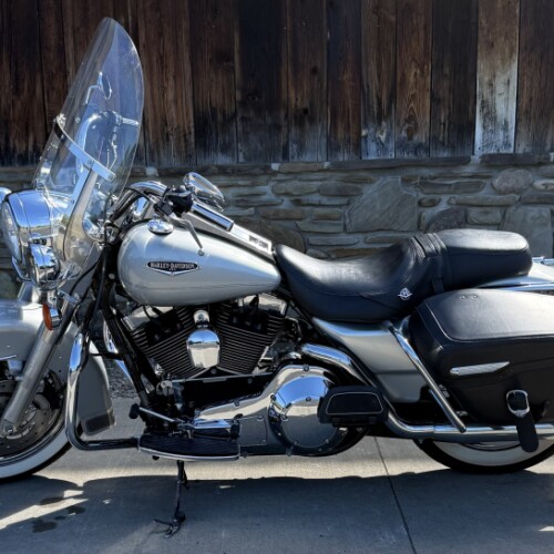 2005 Harley-Davidson® Road King® Classic SILVER W/PINSTRIPE thumb 3