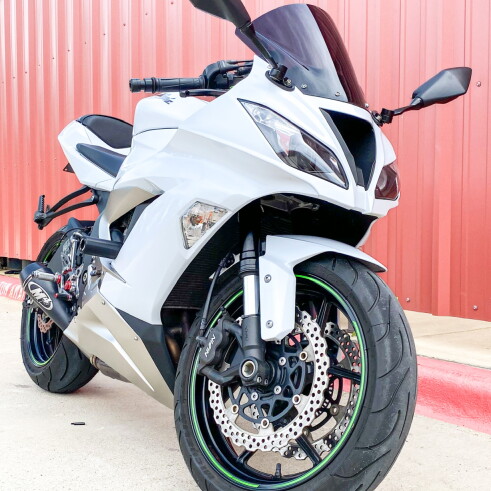 2017 Kawasaki Ninja® ZX™-6R ABS ZX636FHFL thumb 2