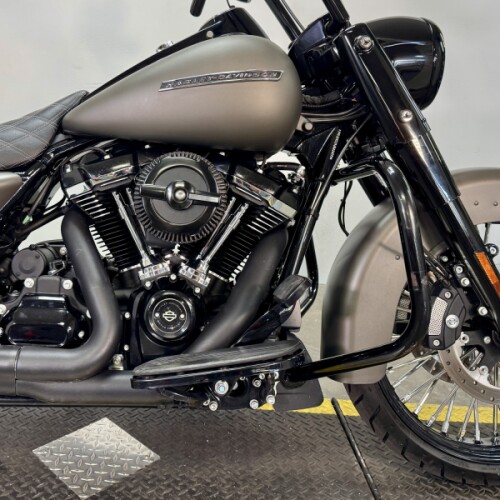 FLHRXS 2018 Road King® Special thumb 3