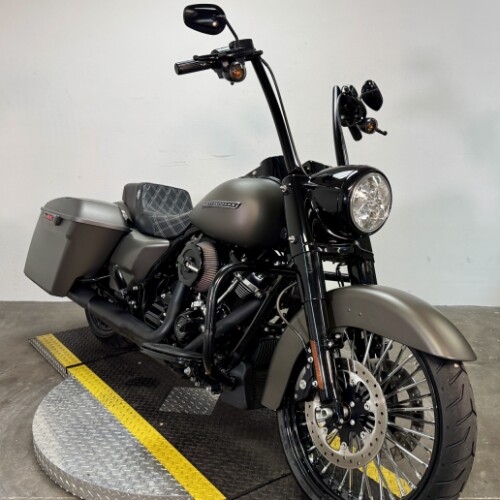 FLHRXS 2018 Road King® Special thumb 1