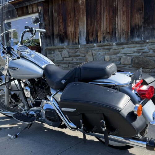 2005 Harley-Davidson® Road King® Classic SILVER W/PINSTRIPE thumb 0
