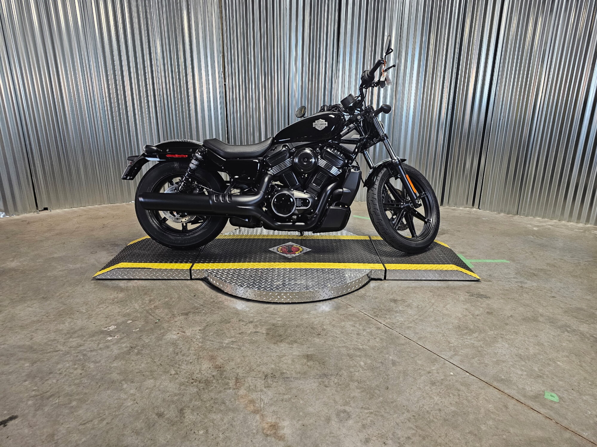 2026 Harley-Davidson® Nightster® Vivid Black Black Trim