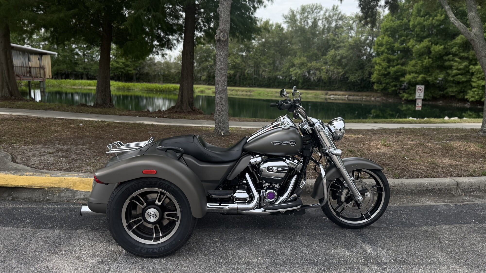 2018 Harley-Davidson® Freewheeler® Industrial Gray Denim