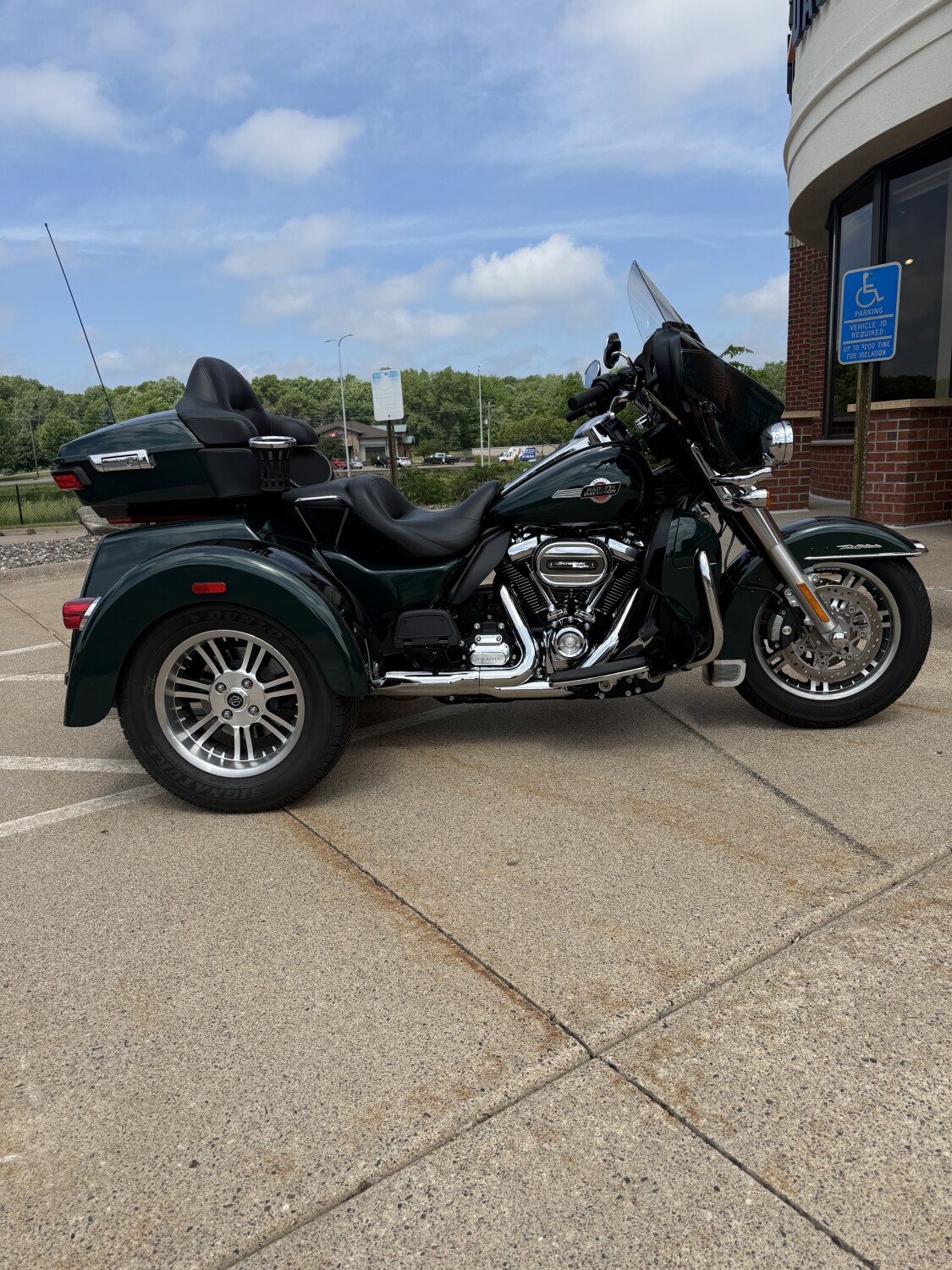 2024 Harley-Davidson® Tri Glide® Ultra Alpine Green / Vivid Black
