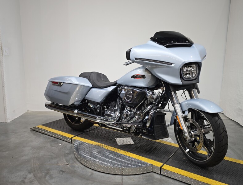 FLHX 2025 Street Glide™