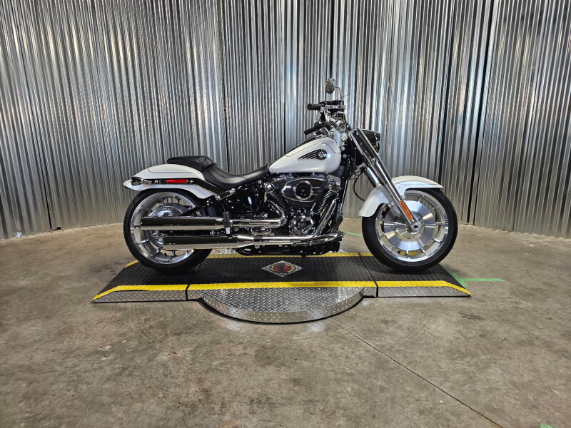 2026 Harley-Davidson® Fat Boy® White Onyx Pearl Chrome Trim