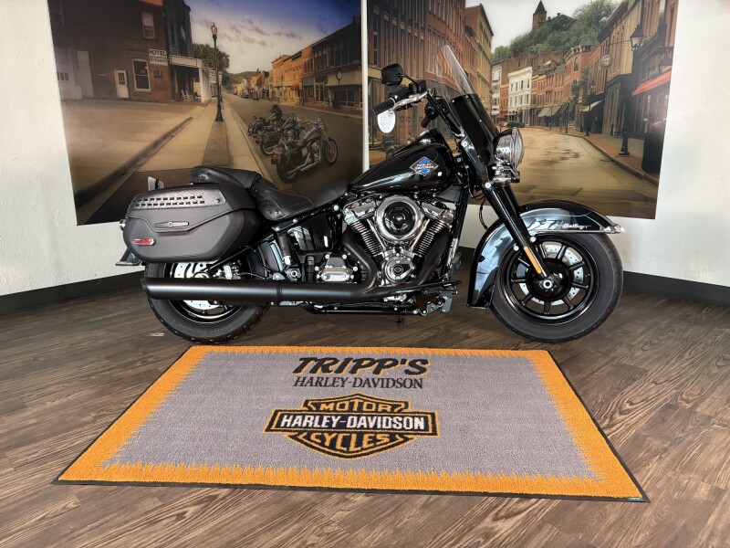 2026 Harley-Davidson® Heritage Classic Vivid Black Black Laced Wheels