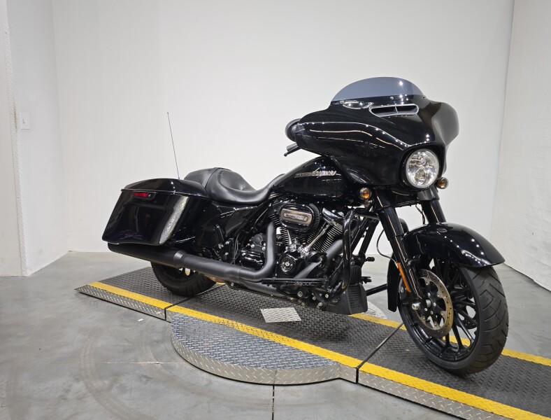 FLHXS 2018 Street Glide® Special