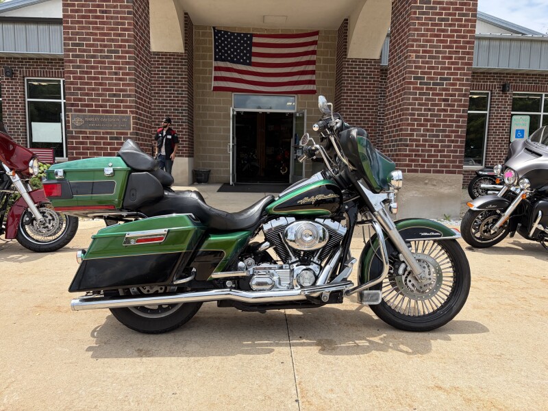 2006 Harley-Davidson® Electra Glide® Ultra Classic® Green and Black