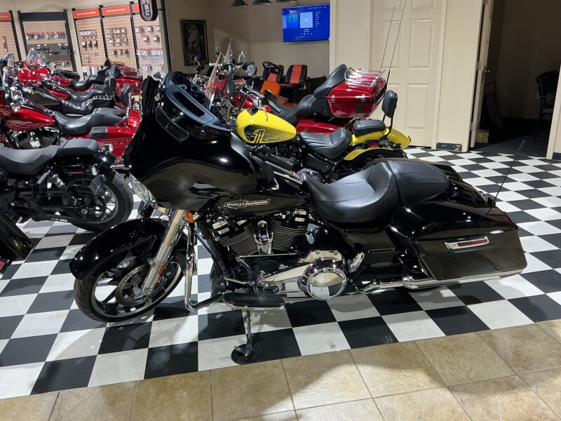 FLHX 2022 Street Glide®