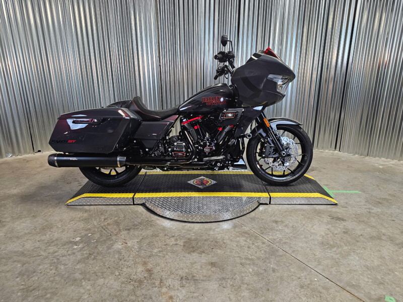 2026 Harley-Davidson® CVO Road Glide ST Inferno Gray