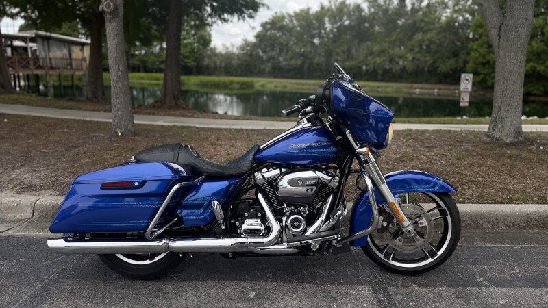 2019 Harley-Davidson® Street Glide® Blue Max