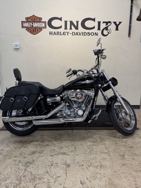 FXDC 2009 Super Glide® Custom