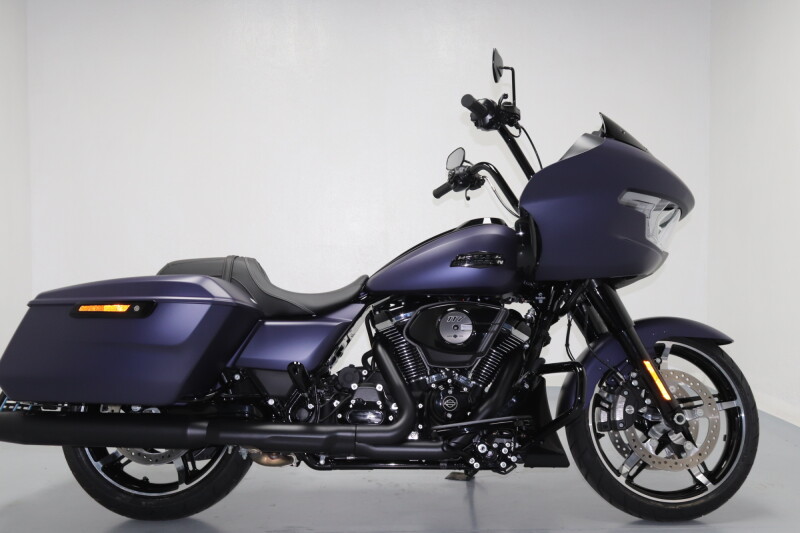 2025 Harley-Davidson® Road Glide™ Purple Abyss Denim - Black Finish