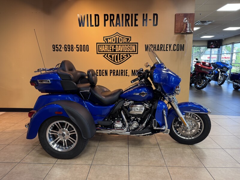 2024 Harley-Davidson® Tri Glide® Ultra Blue Burst