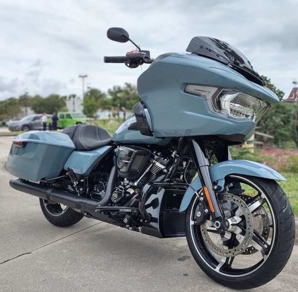 FLTRX 2024 Road Glide®