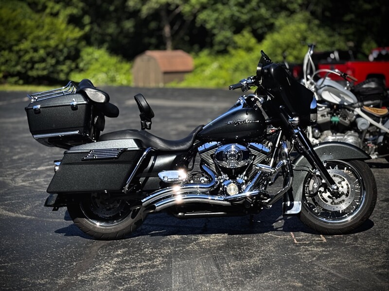 2009 Harley-Davidson® Street Glide® Black Pearl