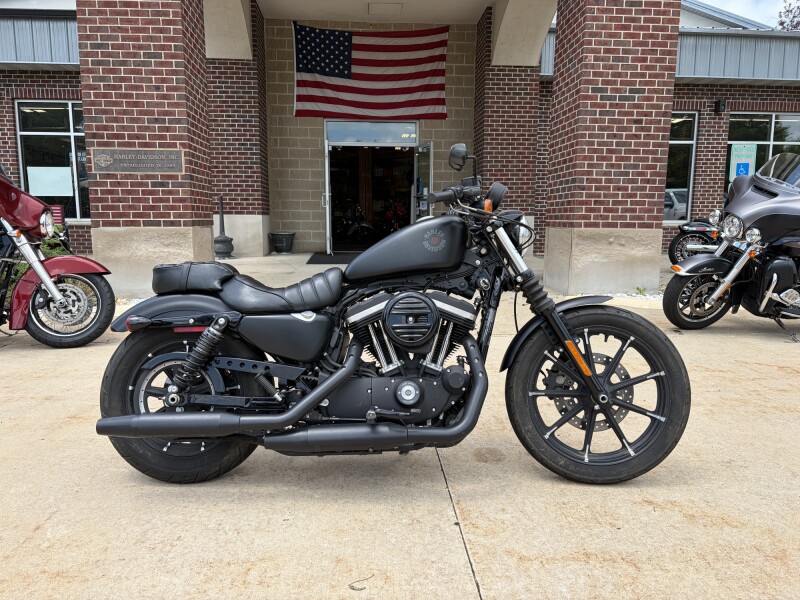 2022 Harley-Davidson® Iron 883™ Black Denim