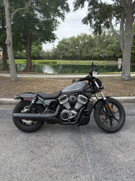 2022 Harley-Davidson® Nightster™ Vivid Black