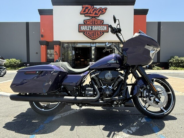 2026 Harley-Davidson® Road Glide™ Purple Abyss Black Trim