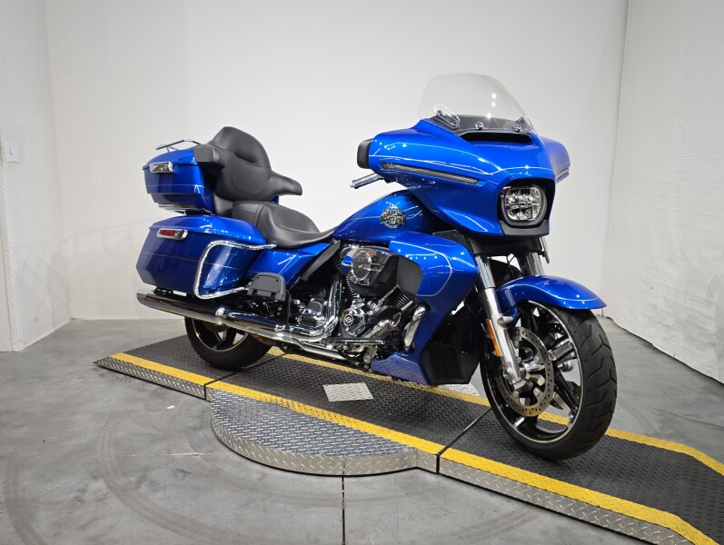 FLHXU 2025 Street Glide™ Ultra