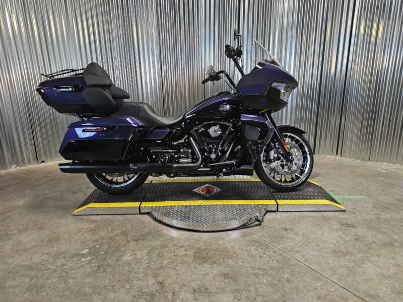 2026 Harley-Davidson® Road Glide Limited Purple Abyss / Vivid Black Chrome Trim