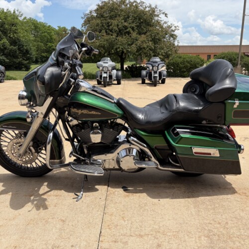 2006 Harley-Davidson® Electra Glide® Ultra Classic® Green and Black thumb 2