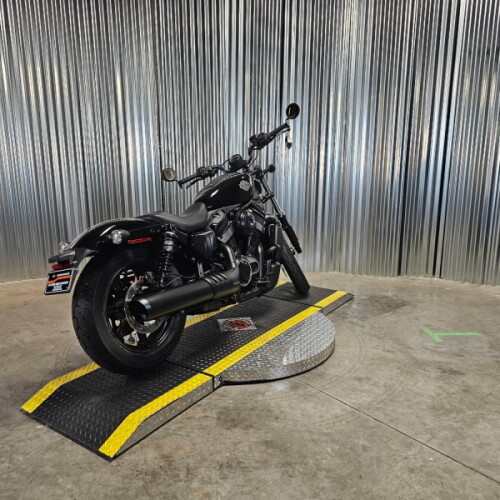 2026 Harley-Davidson® Nightster® Vivid Black Black Trim thumb 0