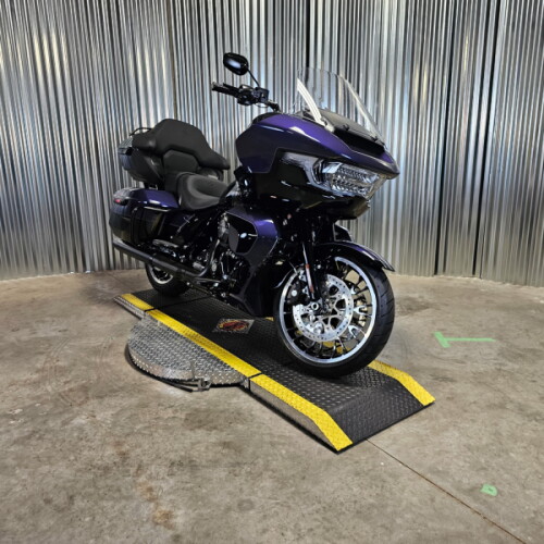 2026 Harley-Davidson® Road Glide Limited Purple Abyss / Vivid Black Chrome Trim thumb 2