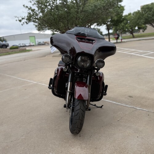 2019 Harley-Davidson® CVO™ Street Glide® Black Forest & Wineberry thumb 1